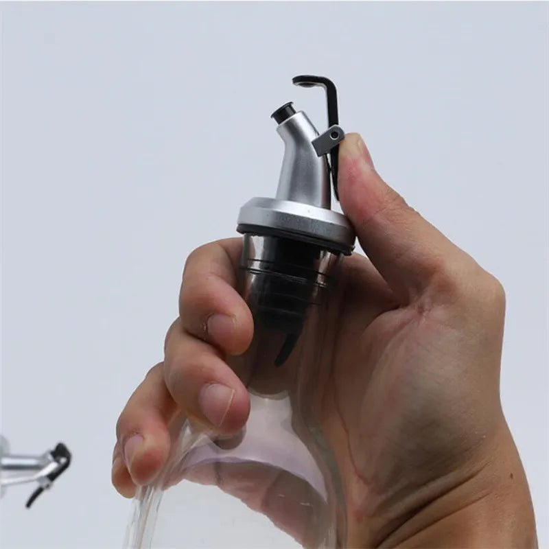 2pcs Oil and Vinegar Cruet Dispenser Wine Pourers with Drip-free Spouts Stainless Steel Oil-Dispenser for Oil Wine For Kitchen