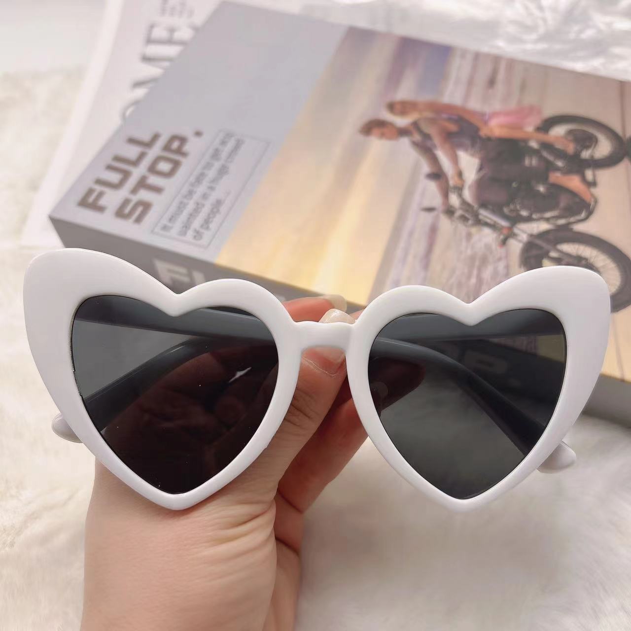 Personalized New European and American Sun Protection and Anti-Uv Sunglasses, Trendy and Fashionable Peach Heart Sunglasses, Internet Celebrity Cat-Eye Glasses