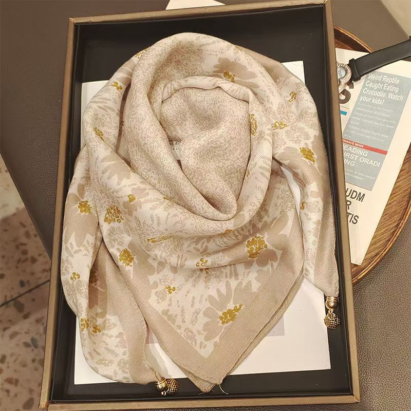 2026 New Style Warm Square Scarf with Magnetic Buckle, Triangular Silk Scarf, Cotton Scarf for Women, Stylish Neck Warmer for Spring, Autumn, and Winter, Versatile and Elegant