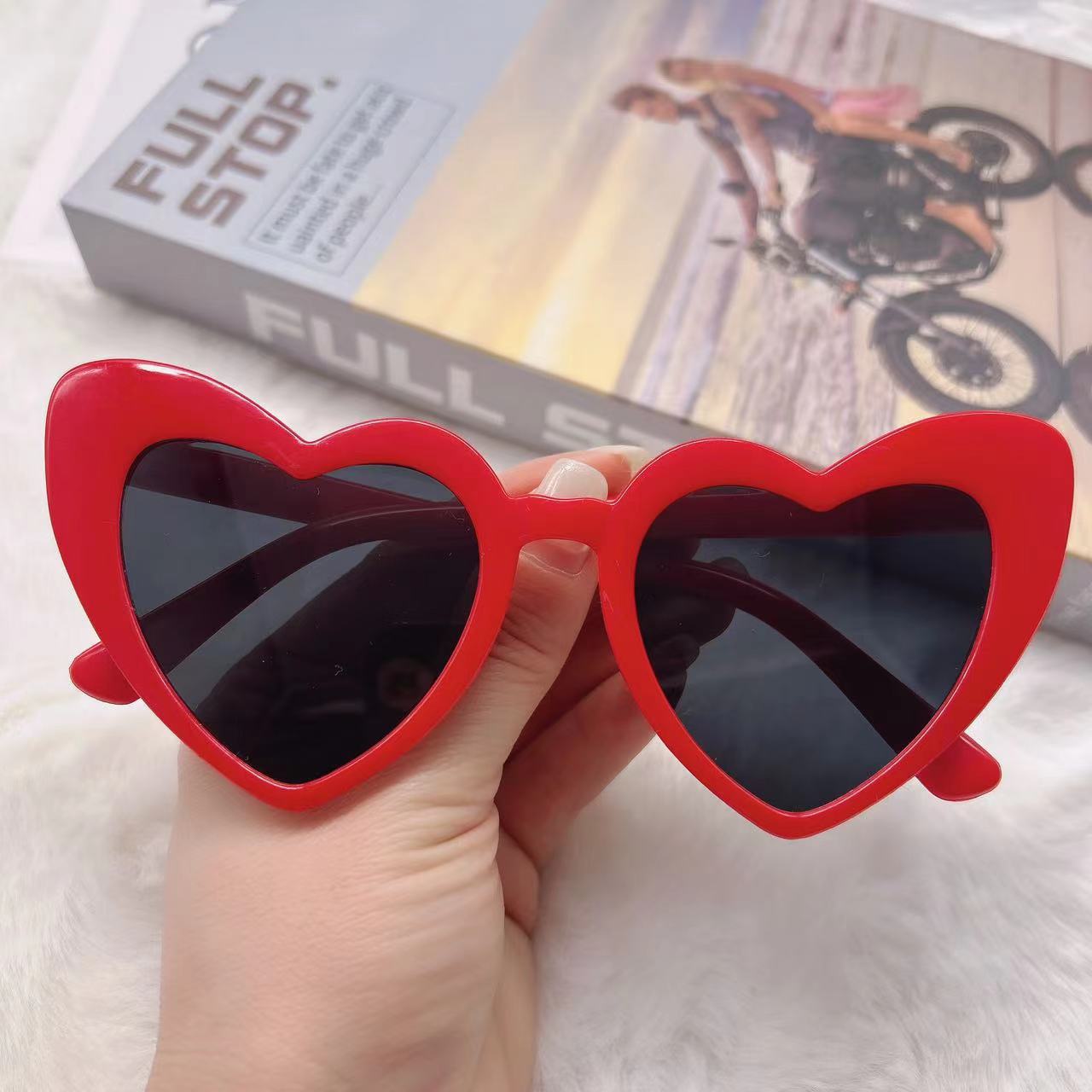 Personalized New European and American Sun Protection and Anti-Uv Sunglasses, Trendy and Fashionable Peach Heart Sunglasses, Internet Celebrity Cat-Eye Glasses
