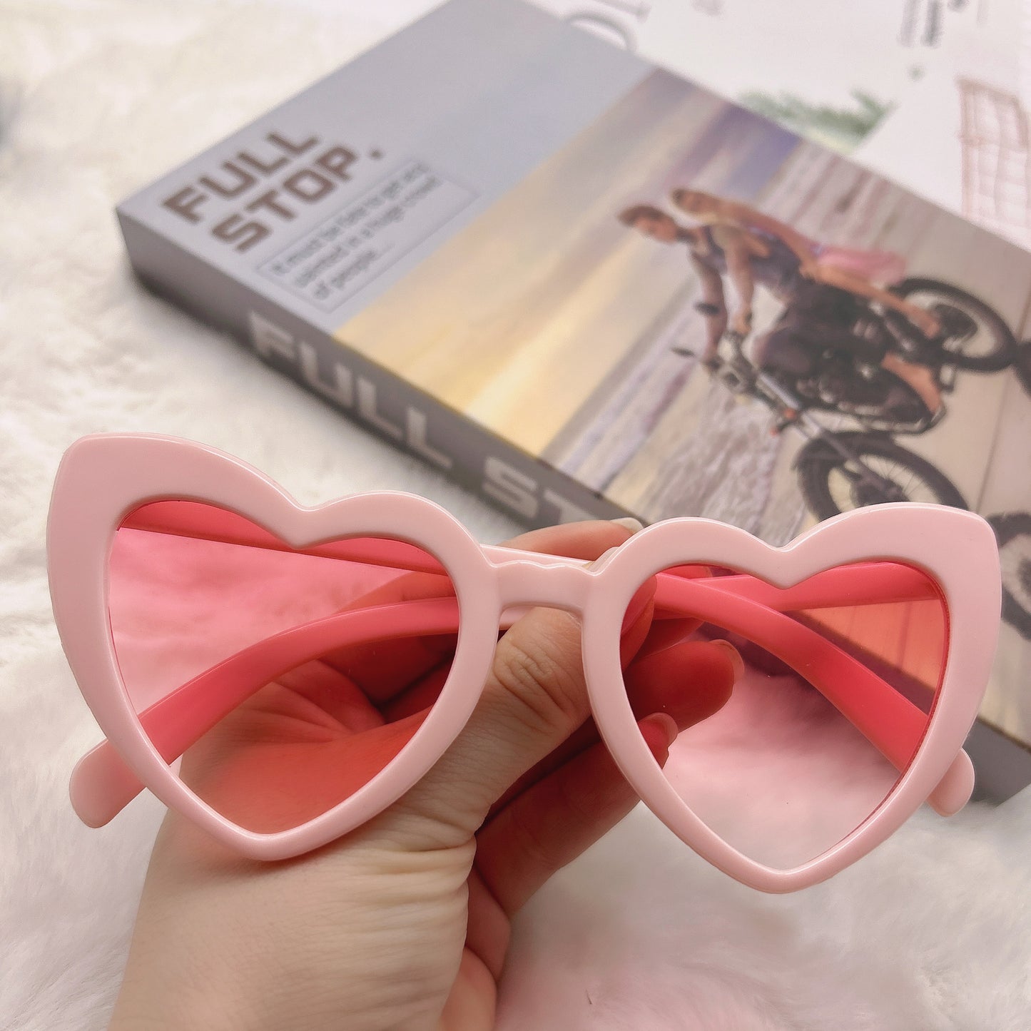 Personalized New European and American Sun Protection and Anti-Uv Sunglasses, Trendy and Fashionable Peach Heart Sunglasses, Internet Celebrity Cat-Eye Glasses