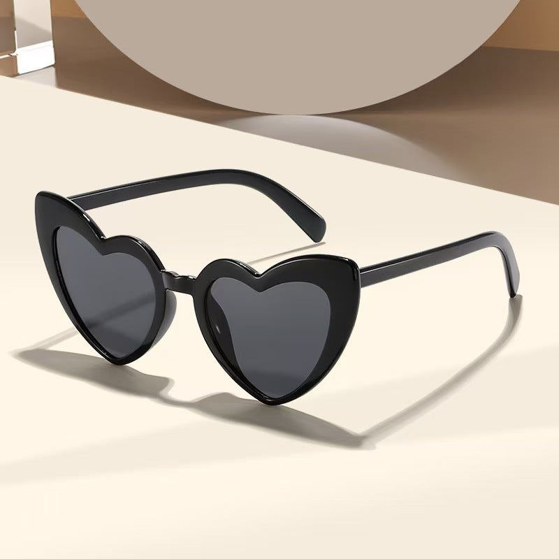 Personalized New European and American Sun Protection and Anti-Uv Sunglasses, Trendy and Fashionable Peach Heart Sunglasses, Internet Celebrity Cat-Eye Glasses