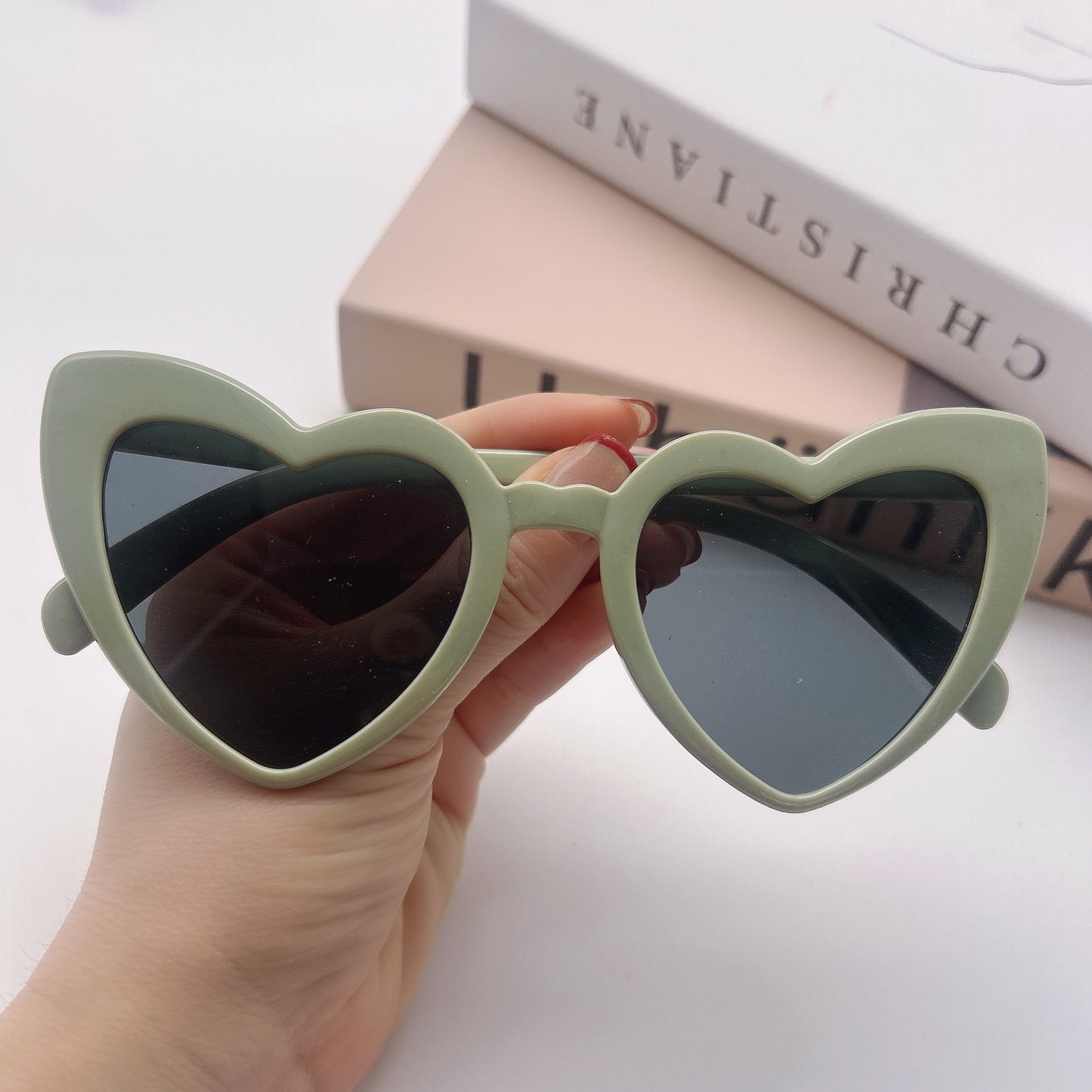 Personalized New European and American Sun Protection and Anti-Uv Sunglasses, Trendy and Fashionable Peach Heart Sunglasses, Internet Celebrity Cat-Eye Glasses