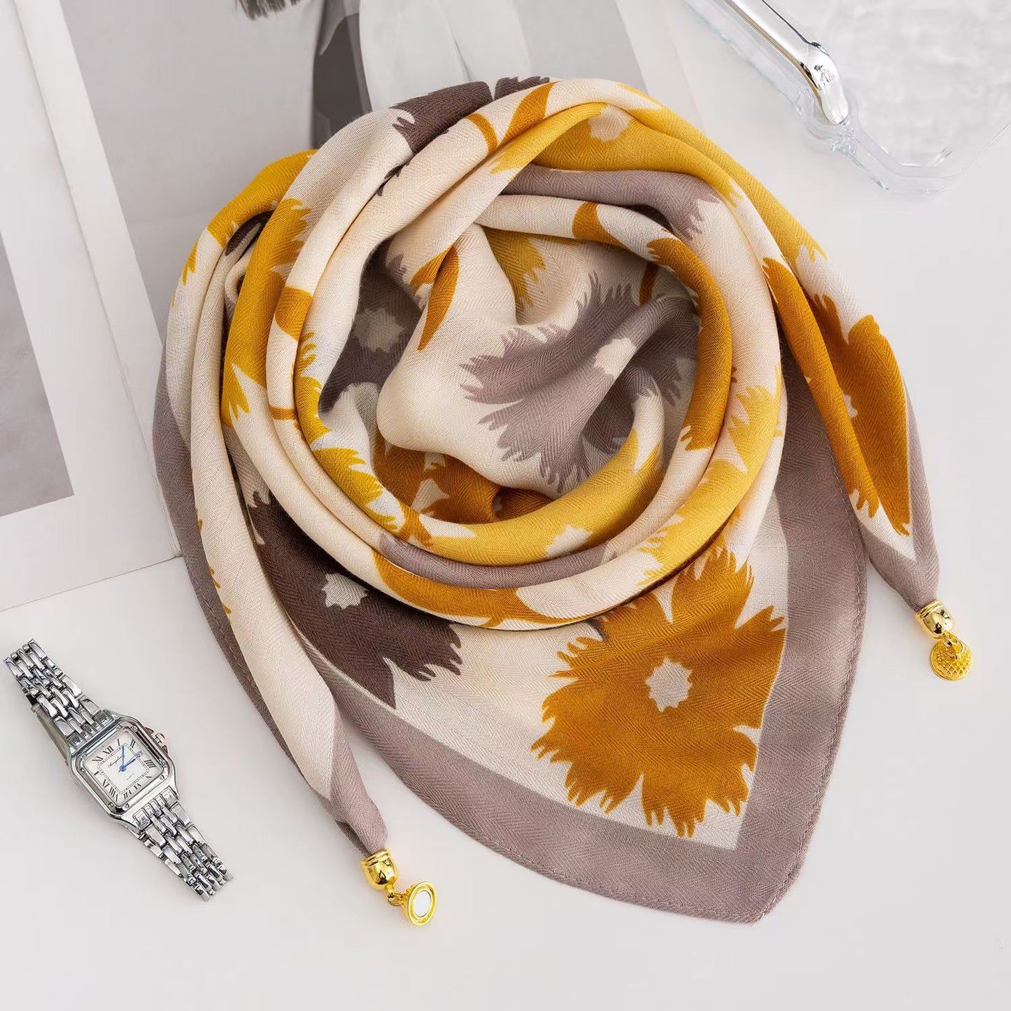 2026 New Style Warm Square Scarf with Magnetic Buckle, Triangular Silk Scarf, Cotton Scarf for Women, Stylish Neck Warmer for Spring, Autumn, and Winter, Versatile and Elegant