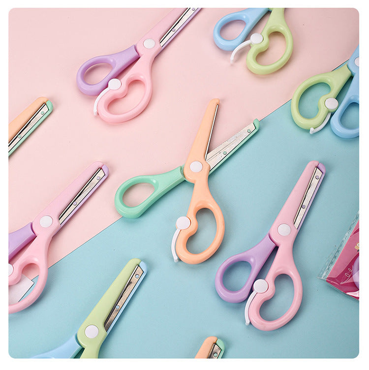 Qian Hong stationery new macaron color children's safety scissors children's paper-cut Cartoon anti-pinch elastic plastic scissors