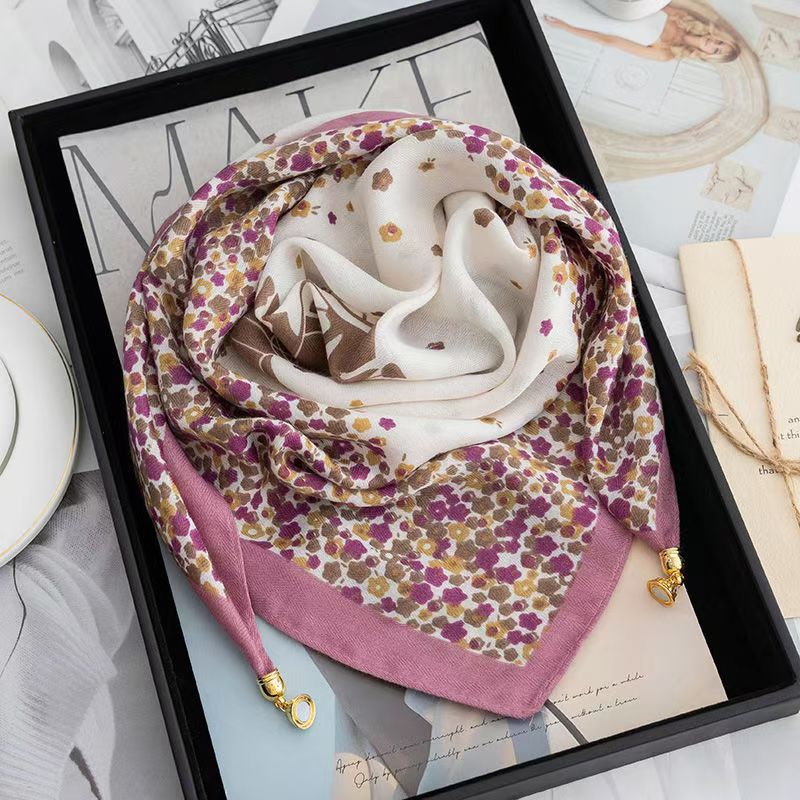 2026 New Style Warm Square Scarf with Magnetic Buckle, Triangular Silk Scarf, Cotton Scarf for Women, Stylish Neck Warmer for Spring, Autumn, and Winter, Versatile and Elegant