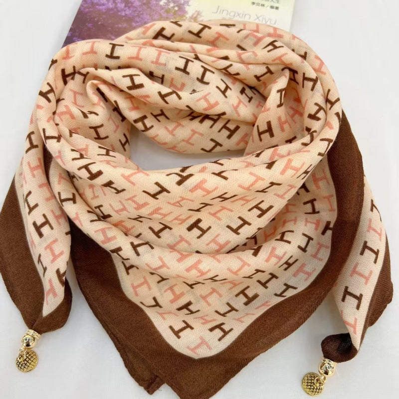 2026 New Style Warm Square Scarf with Magnetic Buckle, Triangular Silk Scarf, Cotton Scarf for Women, Stylish Neck Warmer for Spring, Autumn, and Winter, Versatile and Elegant