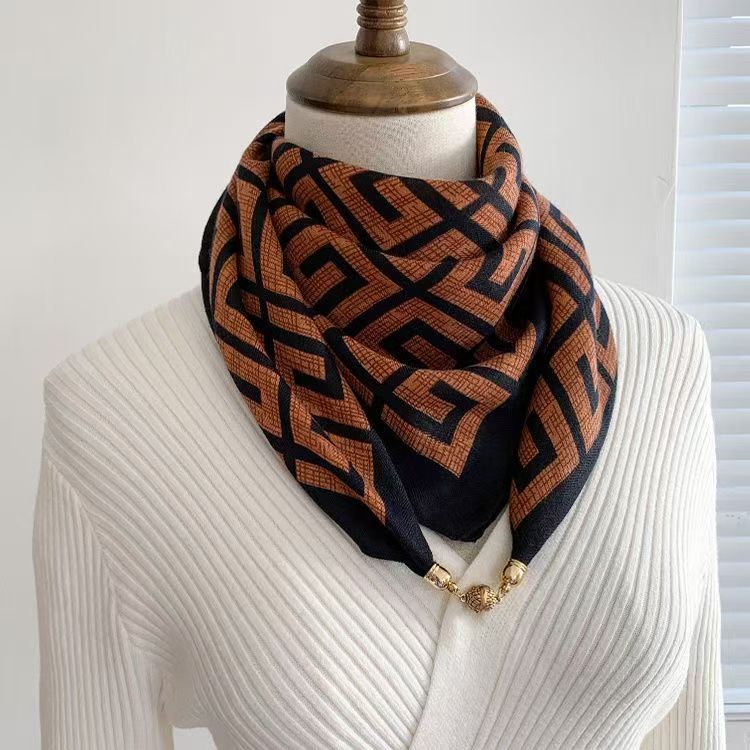 2026 New Style Warm Square Scarf with Magnetic Buckle, Triangular Silk Scarf, Cotton Scarf for Women, Stylish Neck Warmer for Spring, Autumn, and Winter, Versatile and Elegant