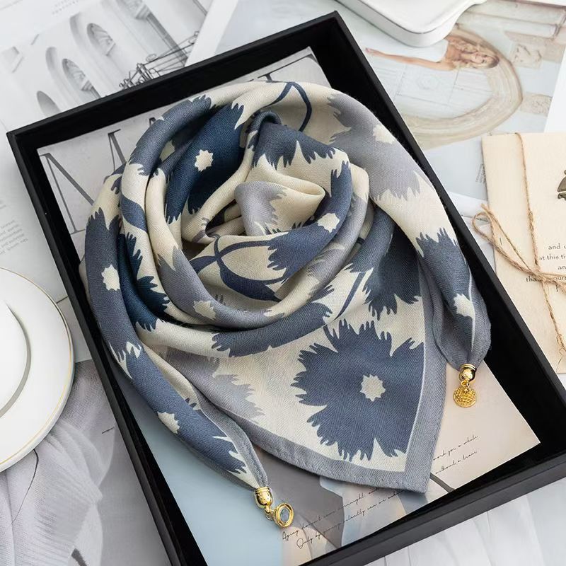 2026 New Style Warm Square Scarf with Magnetic Buckle, Triangular Silk Scarf, Cotton Scarf for Women, Stylish Neck Warmer for Spring, Autumn, and Winter, Versatile and Elegant