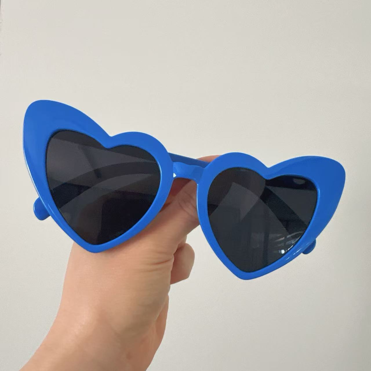 Personalized New European and American Sun Protection and Anti-Uv Sunglasses, Trendy and Fashionable Peach Heart Sunglasses, Internet Celebrity Cat-Eye Glasses