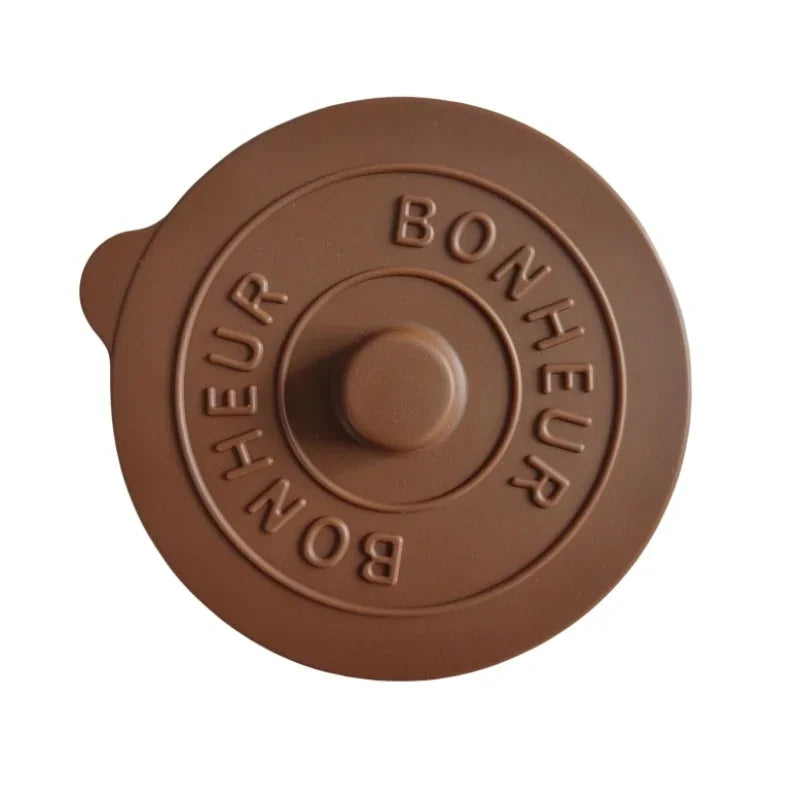 Simple Solid Color Concave Embossed Letter Silicone Rubber Integrated Cover Creative Water Cup Dust Cup Lid Round Cold Mug Lid