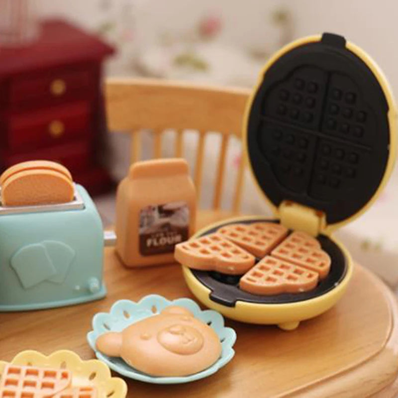 1PC Dollhouse 1/12 Scale Mini Bread Machine With Toast Miniature Dollhouse Kitchen Access Toaster Cute  Home Decoration