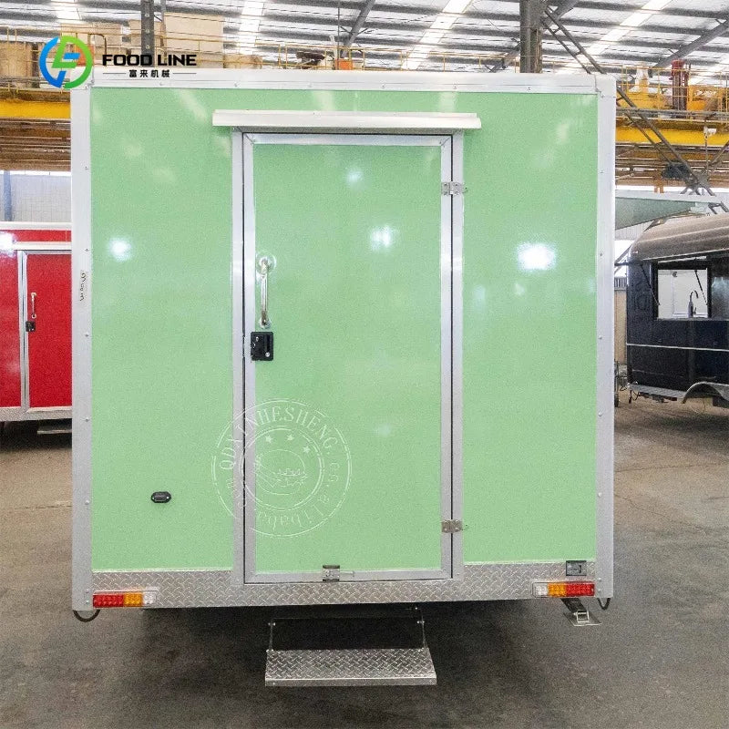 Fast Food Mobile  Food Truck Equipped with Refrigerator and Fryer