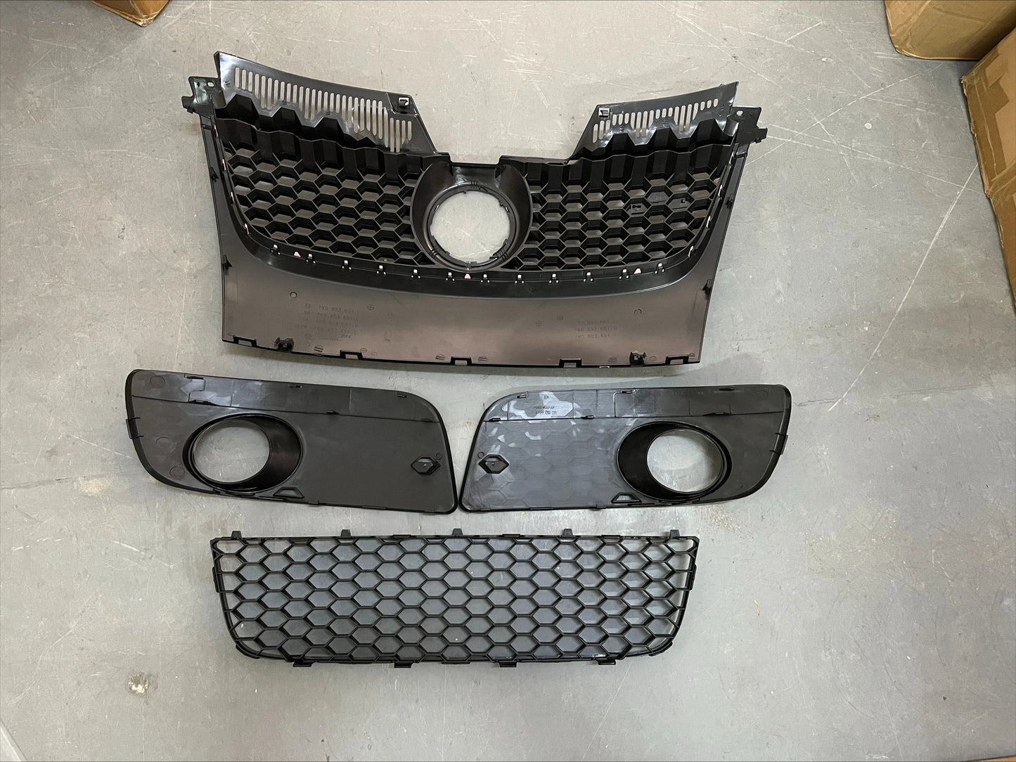 For  VW MK5 2006 2007 2008 2009 Jetta GLI GTI Front Bumper Grille Honeycomb Style Grille Set of 4 Center Grill BodyKits Autopart