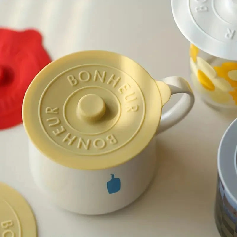 Simple Solid Color Concave Embossed Letter Silicone Rubber Integrated Cover Creative Water Cup Dust Cup Lid Round Cold Mug Lid