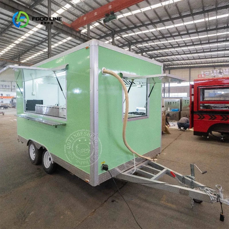 Fast Food Mobile  Food Truck Equipped with Refrigerator and Fryer