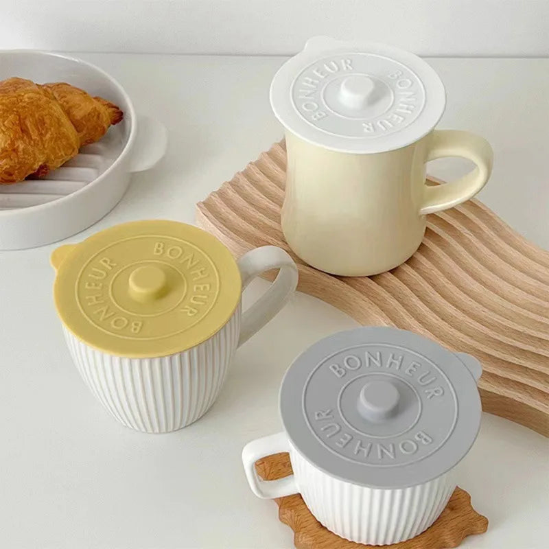 Simple Solid Color Concave Embossed Letter Silicone Rubber Integrated Cover Creative Water Cup Dust Cup Lid Round Cold Mug Lid