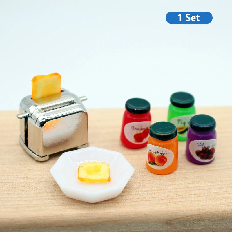 1PC Dollhouse 1/12 Scale Mini Bread Machine With Toast Miniature Dollhouse Kitchen Access Toaster Cute  Home Decoration