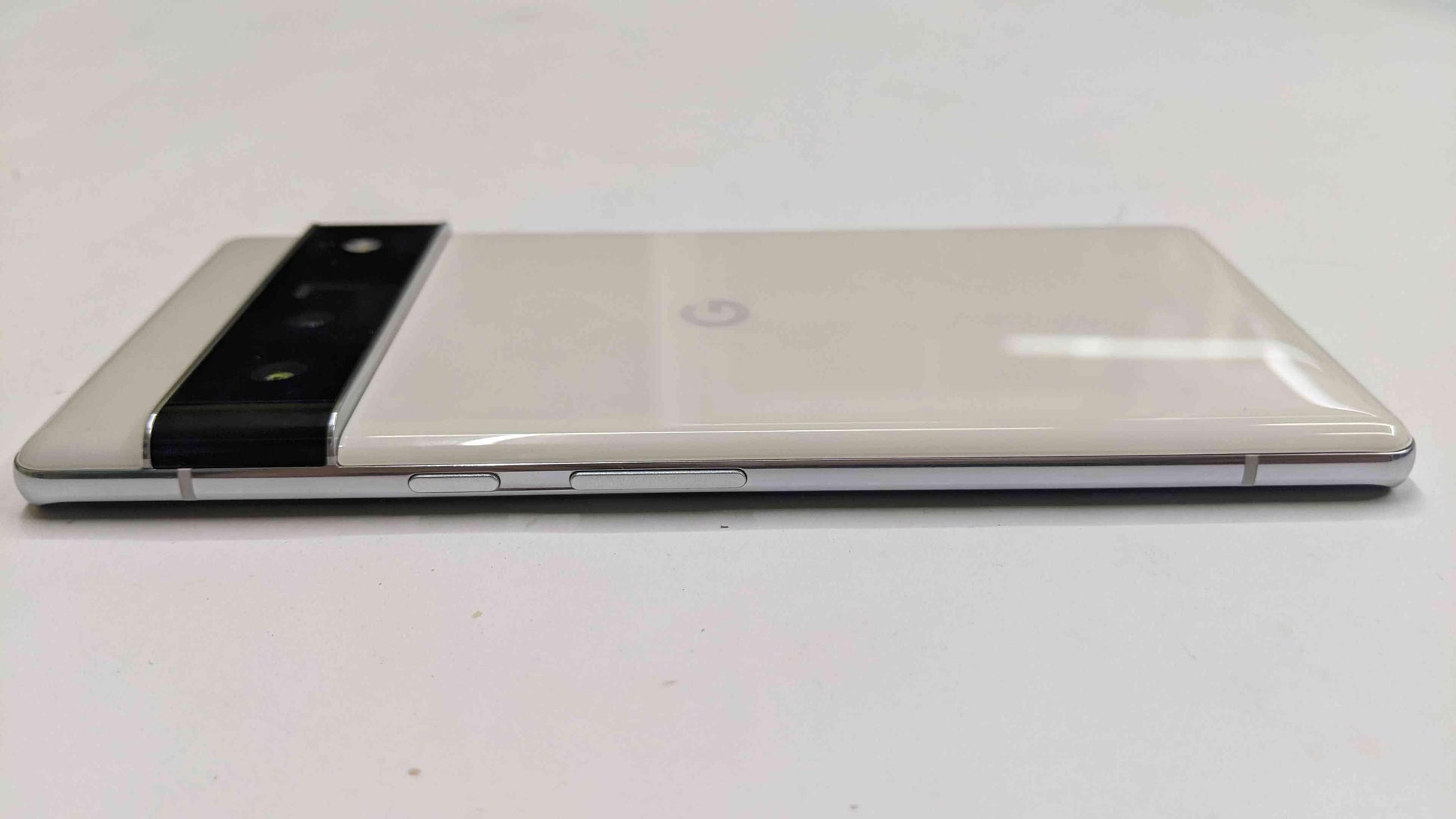 Google Pixel 6 Pro 5G 12/128GB Refurbished - Triveni World