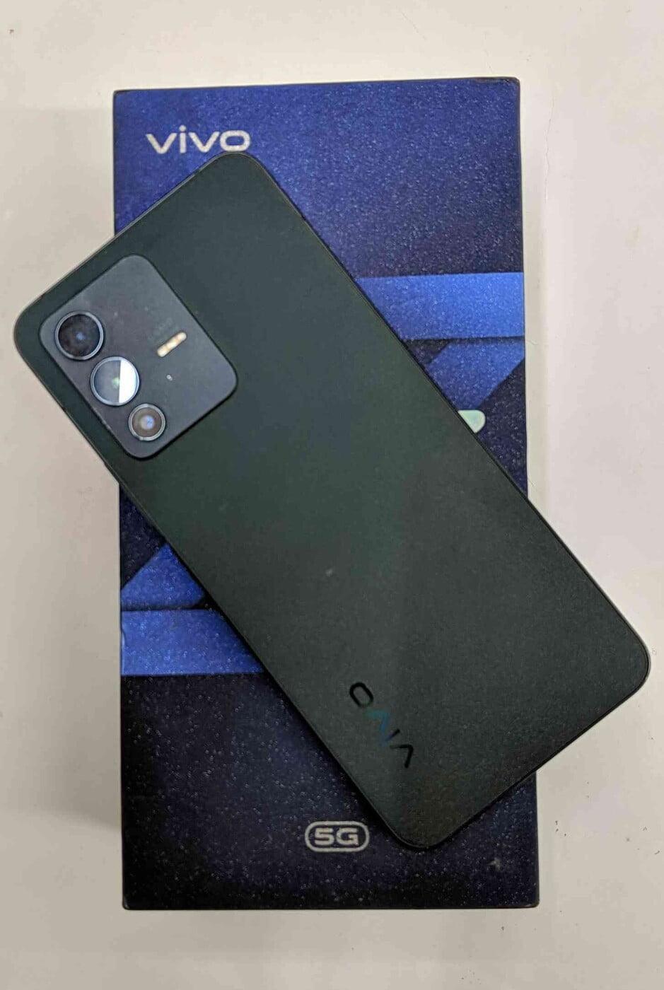 Vivo V23 5G 8/128GB - Triveni World